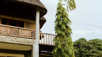 Suite, Lake View | Terrace/patio