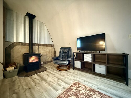 Palmer`s Ski Shack, Cozy studio for 2!