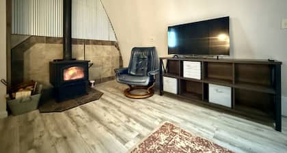 Palmer`s Ski Shack, Cozy studio for 2!