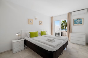 Room - Sunny Flat With Pool in Riviera del Sol - Ref 96 (Mijas)