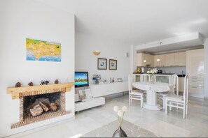 Apartment | 2 bedrooms - Sunny Flat With Pool in Riviera del Sol - Ref 96 (Mijas)