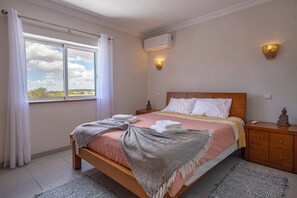 3 bedrooms, iron/ironing board, internet, bed sheets - Vila le petit charme (Albufeira)