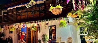 โคโรนา เฮาส์