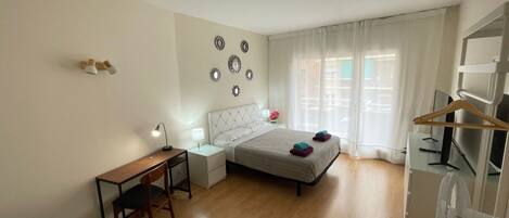 Iron/ironing board, free WiFi