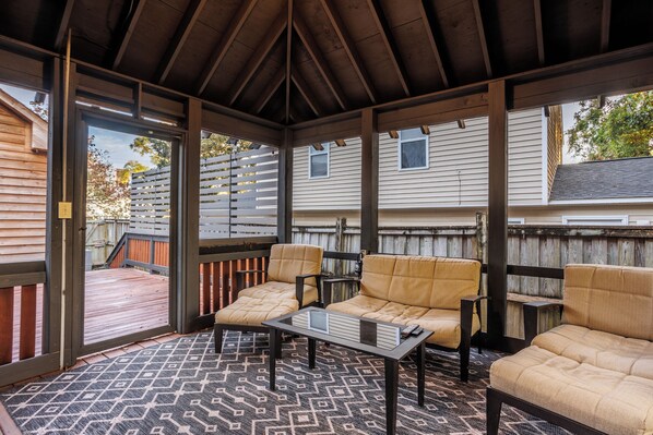 Terrace/patio - Perfect Cargo District getaway with great outdoor space (Wilmington)