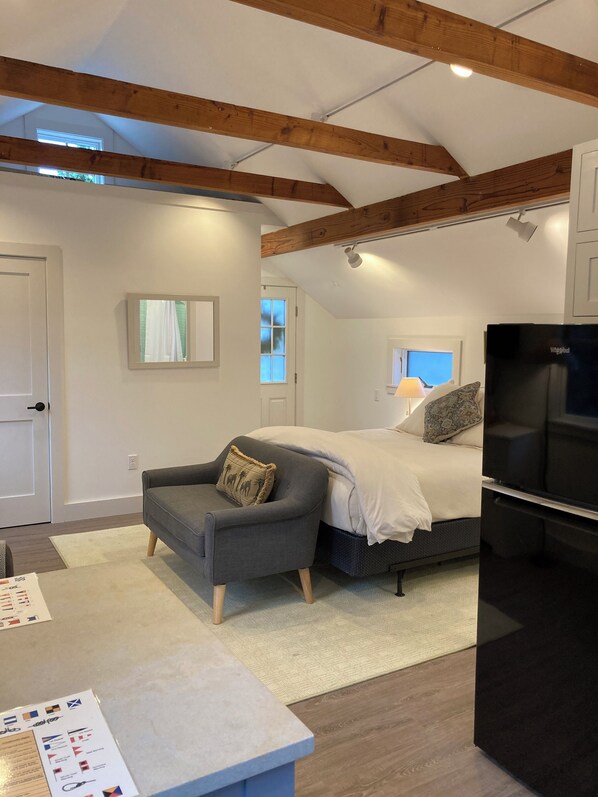1 bedroom, iron/ironing board, WiFi, bed sheets - Charming studio in lovely Nantucket with WiFi, AC (Nantucket)