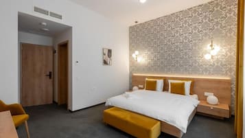 Deluxe Double Room | In-room safe, laptop workspace, blackout curtains, soundproofing