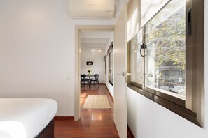 1 bedroom, iron/ironing board, free WiFi, bed sheets - BC0CR013V3 -Valencia P3 - Urban Retreat (Barcelona)