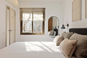 Unclassified image, 3 of 19, button - BC0CR013V3 -Valencia P3 - Urban Retreat (Barcelona)