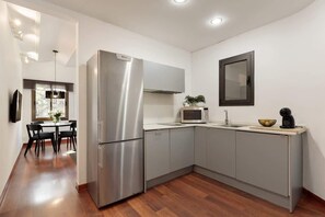 Fridge, microwave, dishwasher, coffee/tea maker - BC0CR013V3 -Valencia P3 - Urban Retreat (Barcelona)