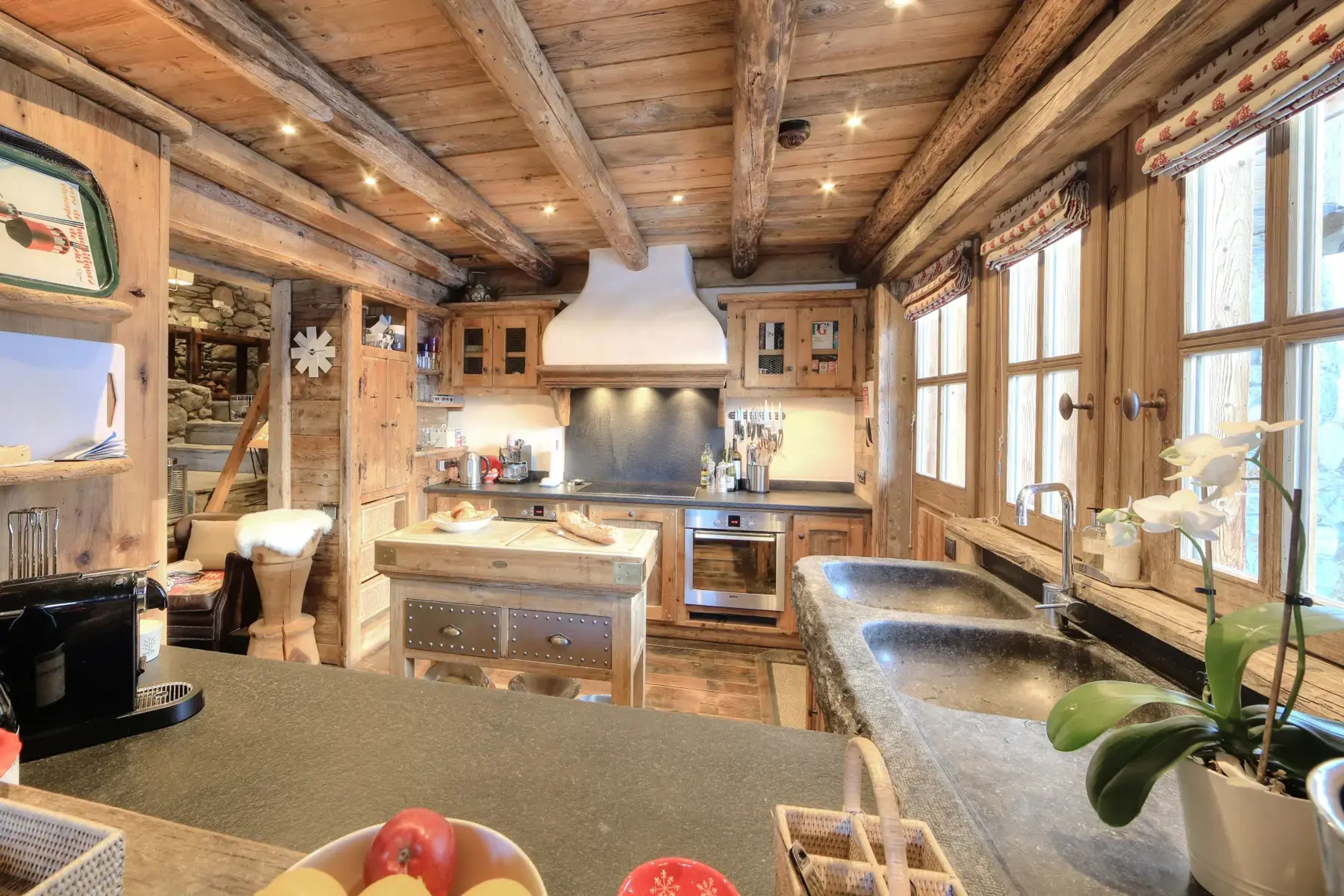 Geschirrspüler, Wasserkocher mit Kaffee-/Teezubehör