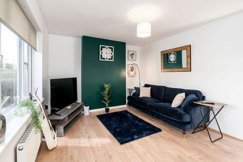 Lovely 3 bed near Uni and QMC