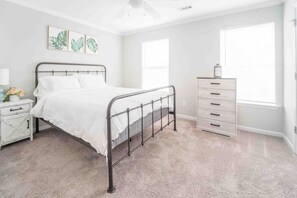 2 chambres, fer et planche à repasser, Wi-Fi, draps fournis