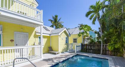 VanGogh Studio | Updated, Old Town, Heated Pool
