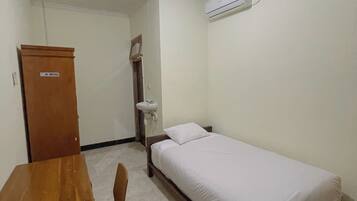 1 bedroom, in-room safe, desk, free WiFi