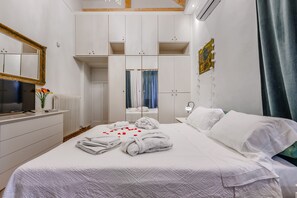 3 bedrooms, in-room safe, iron/ironing board, free WiFi