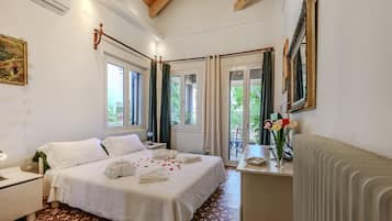 3 chambres, coffre-fort, fer et planche à repasser