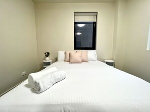4 bedrooms, desk, iron/ironing board, travel cot