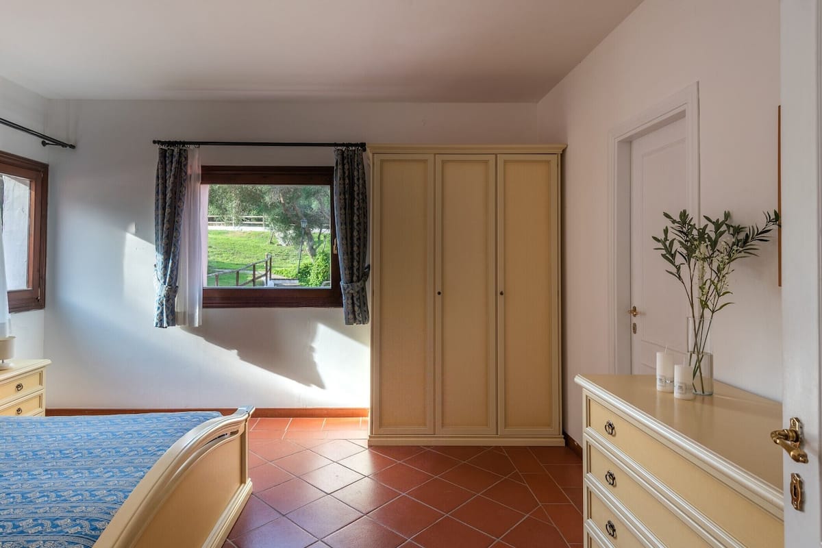 1 chambre, lits bébé (en supplément), draps fournis