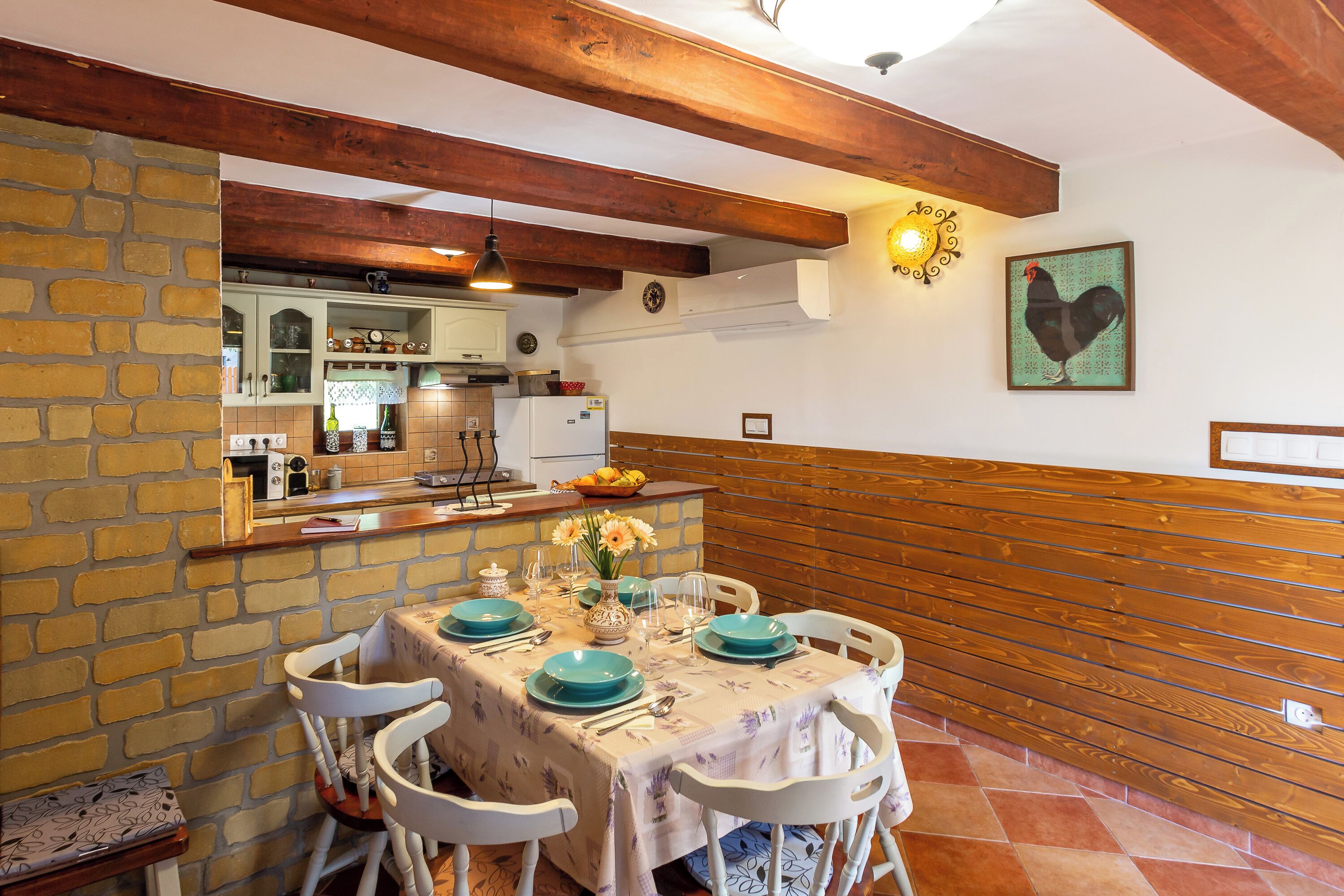 Townhouse Keluarga, beberapa kamar (The Bird of Happiness-Heaven for dogs) | Tempat makan