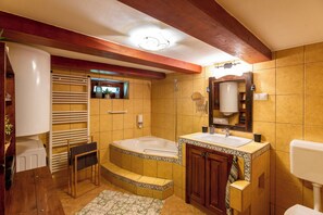 Maison mitoyenne Familiale, plusieurs chambres (The Bird of Happiness-Heaven for dogs) | Salle de bain