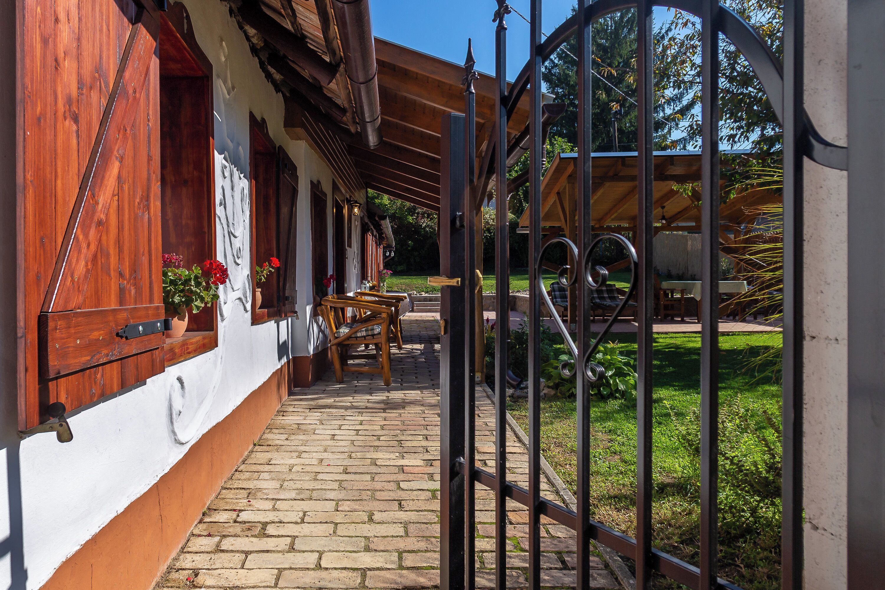 Townhouse Keluarga, beberapa kamar (The Bird of Happiness-Heaven for dogs) | Teras/patio