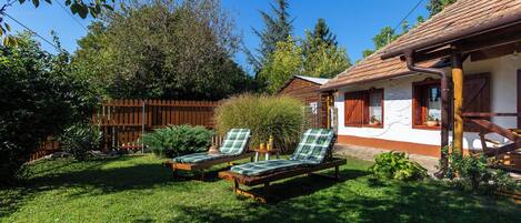 Casa de ciudad familiar, varias habitaciones (The Bird of Happiness-Heaven for dogs) | Terraza o patio