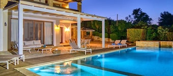 Villa Zacharenia - Three Bedroom Villa, Sleeps 7