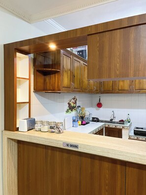 Fridge, microwave, stovetop, toaster