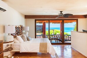 Dobbeltrom – superior, havutsikt | Safe på rommet, wi-fi (inkludert) og sengetøy