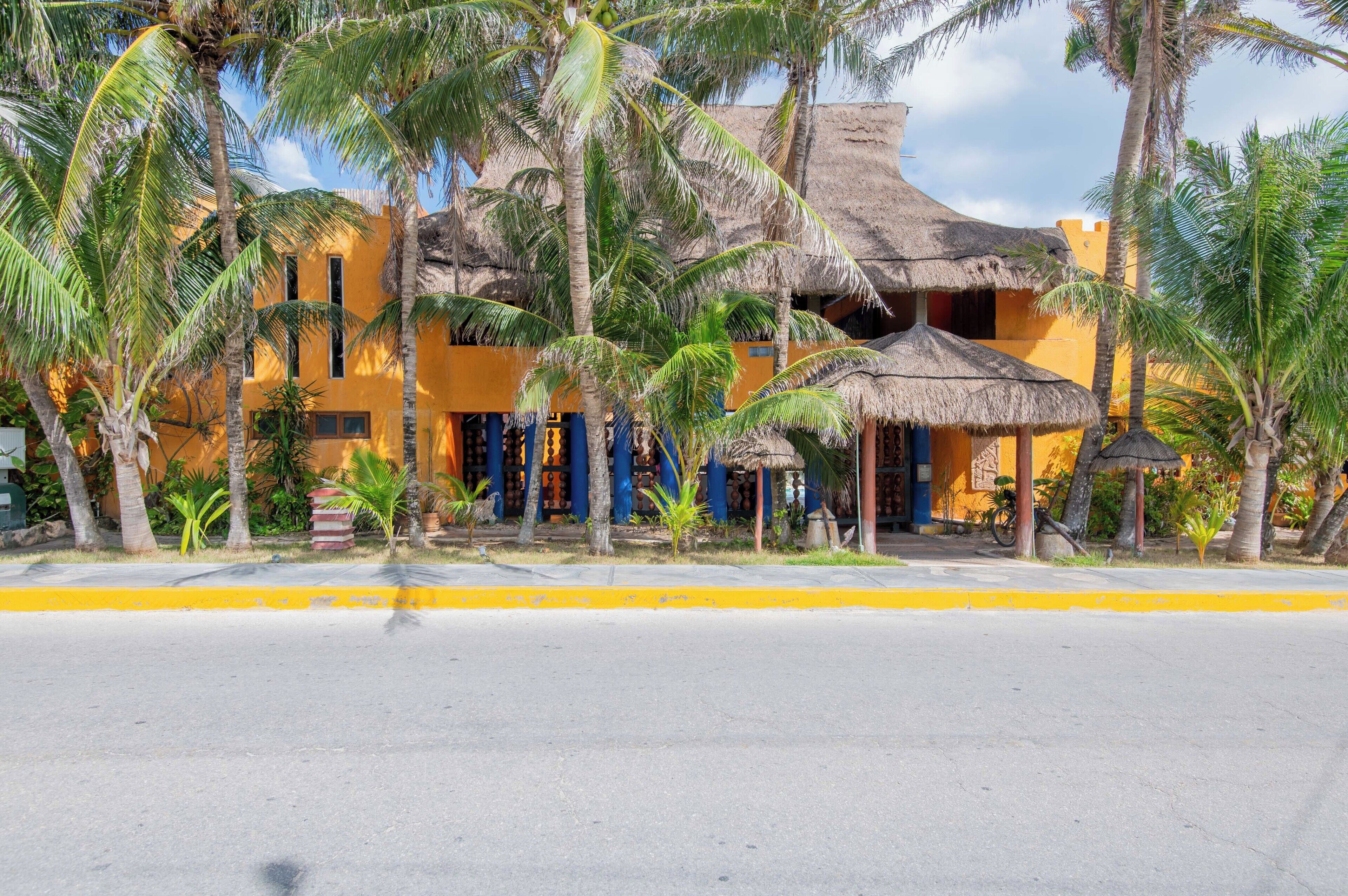 Vista frontal de la propiedad