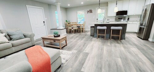 'New Amenities' / Large Covered Deck / Foosball / Hammock /Firepit / Lake Conroe