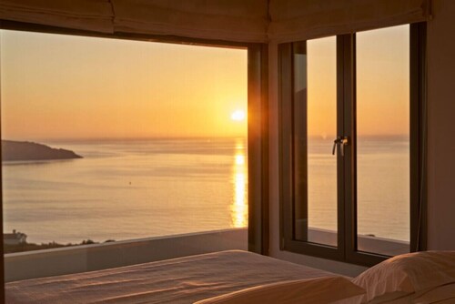 Elounta White Pearl Amazing View