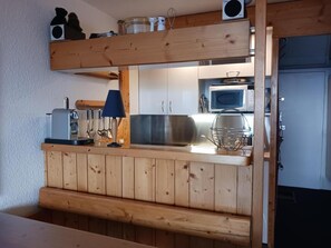 Réfrigérateur, micro-ondes, four, lave-vaisselle