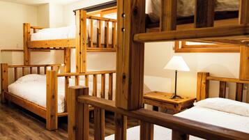 Family Suite, Multiple Beds, Kitchen, Mountain View | Free WiFi