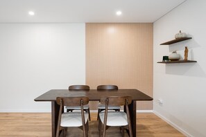 Dining - GuestReady - Urban retreat in the heart of Porto (Porto)