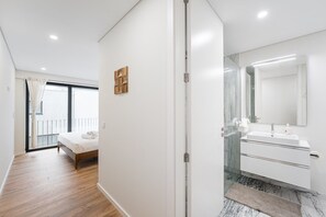 Shower, hair dryer, towels - GuestReady - Urban retreat in the heart of Porto (Porto)