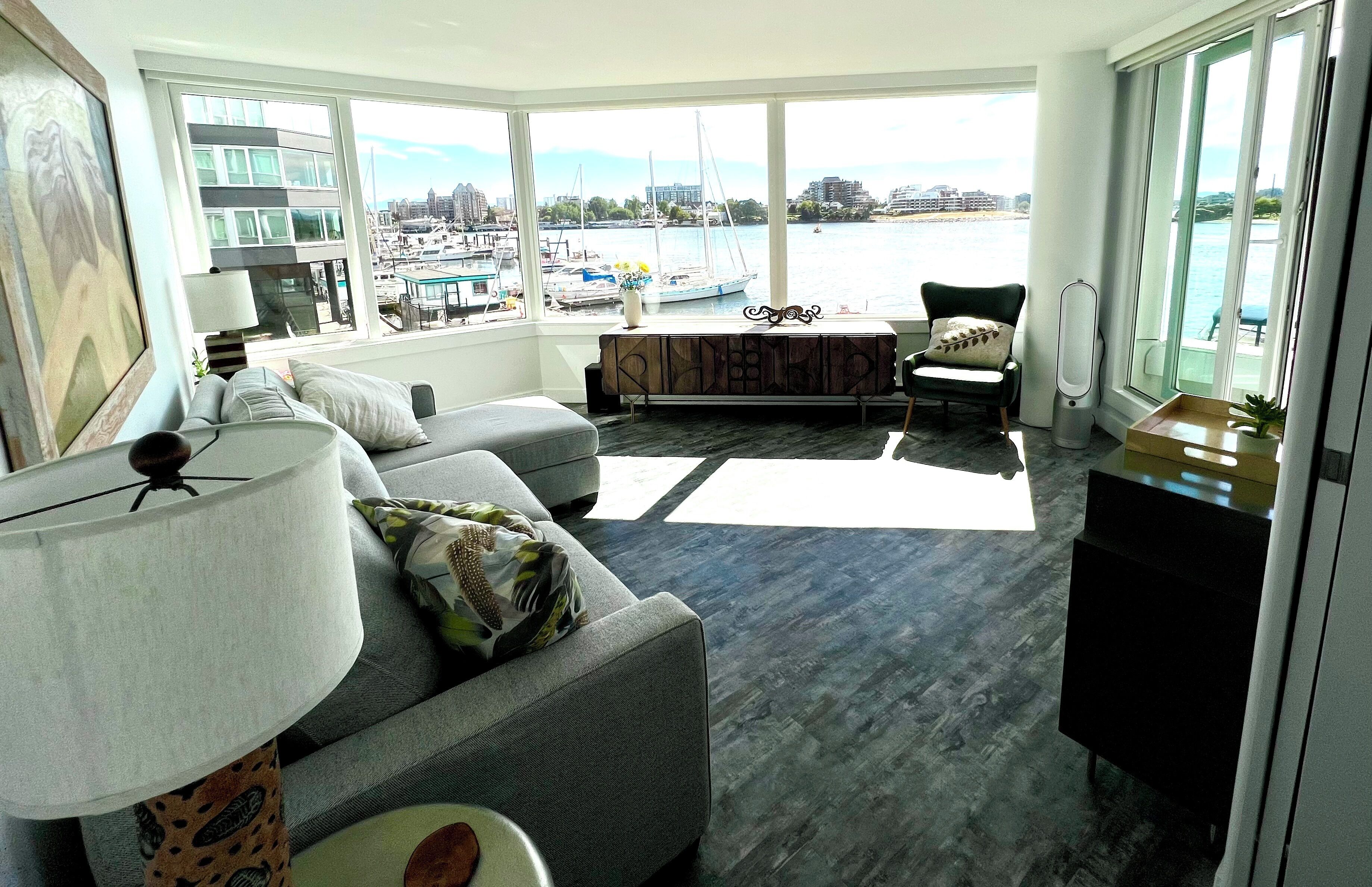 TV connectée, jeux vidéo, livres, médiathèque