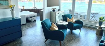 Spectacular Waterfront Executive Suite!