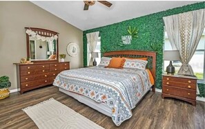 4 bedrooms, iron/ironing board, WiFi, bed sheets - Spacious 4-bedroom house with pool and game room 15 minutes from Disney World (Kissimmee)