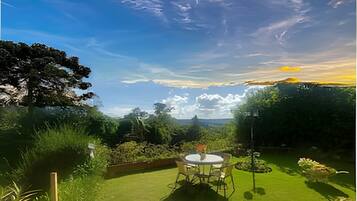 SUITE HIDROMASTER | Outdoor dining