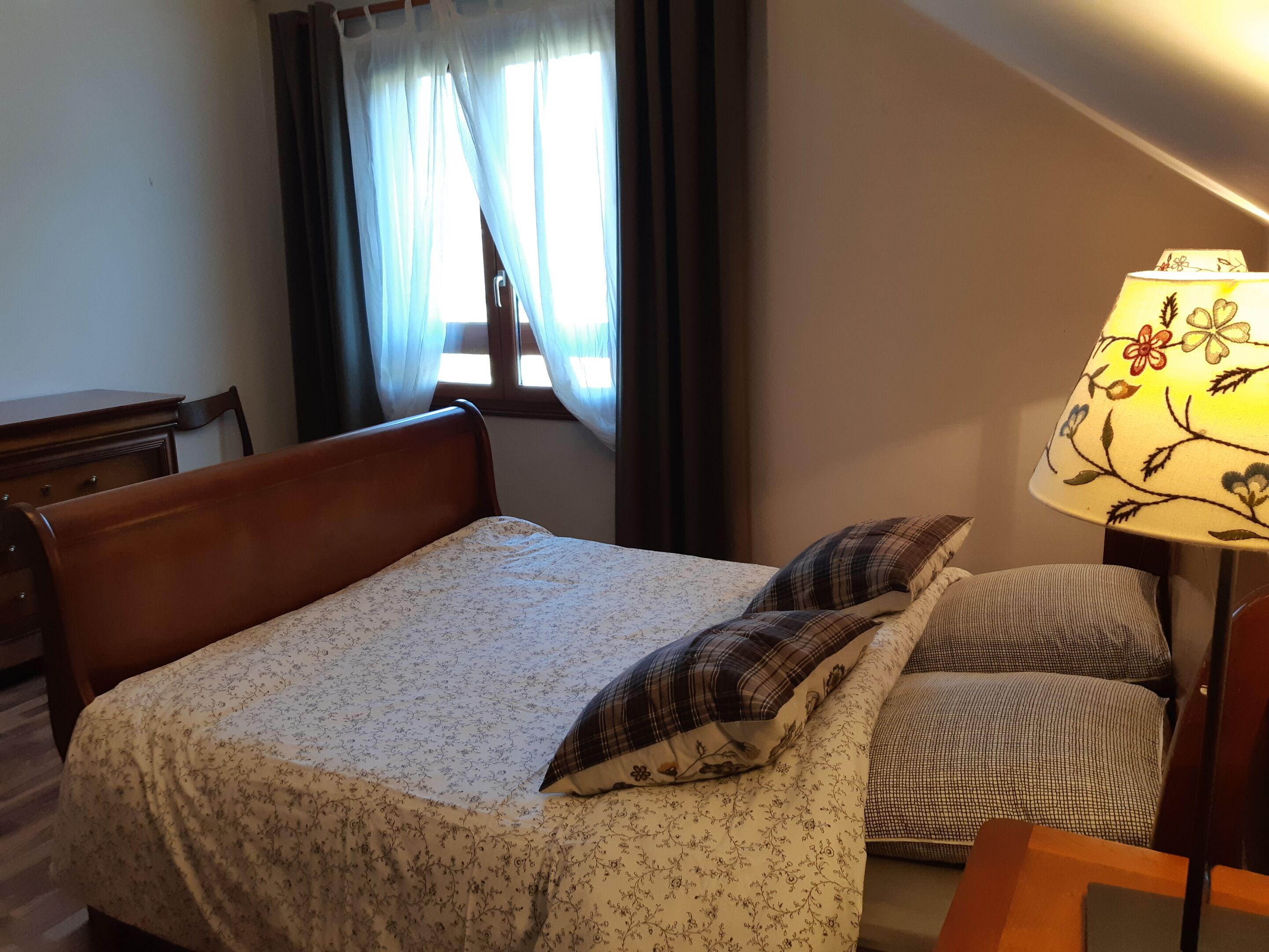 5 chambres, fer et planche à repasser, Wi-Fi gratuit, draps fournis