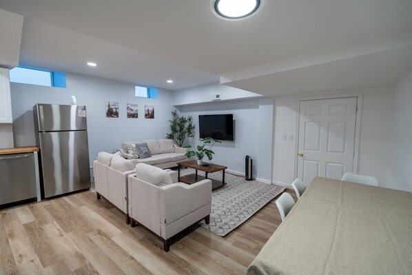 TV connectée, livres, médiathÚque