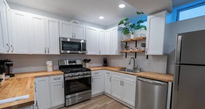 Spacious and Stylish Apartment Perfect for Your Getaway in Beverly!