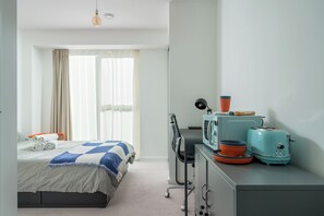 1 bedroom, desk, WiFi, bed sheets