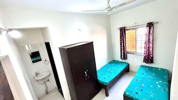 2 bedrooms, WiFi, bed sheets