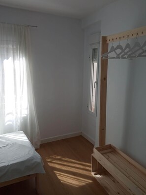 2 chambres, fer et planche à repasser, Wi-Fi, literie fournie