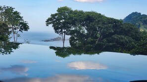 Pool - Spacious 5-bedroom ocean view villa in Dominicalito  (Puntarenas Province)