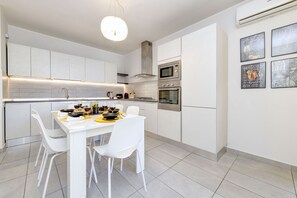 Fridge, microwave, oven, dishwasher