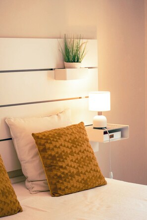 3 bedrooms, iron/ironing board, travel cot, free WiFi